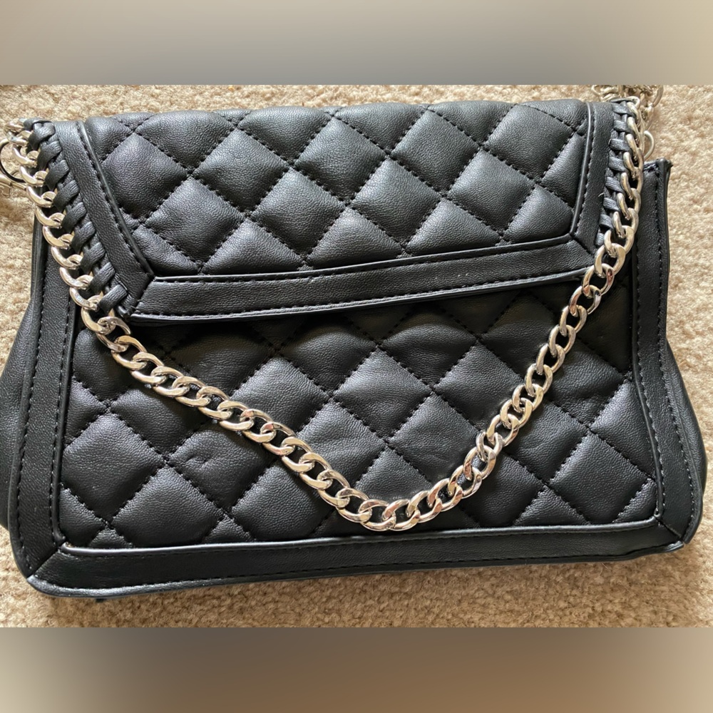 Black quilted madden girl purse with chain strap - Picture 4 of 4
